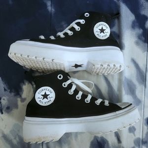 CONVERSE LUGGED LIFT PLATFORM LITTLE KIDS SIZE 3